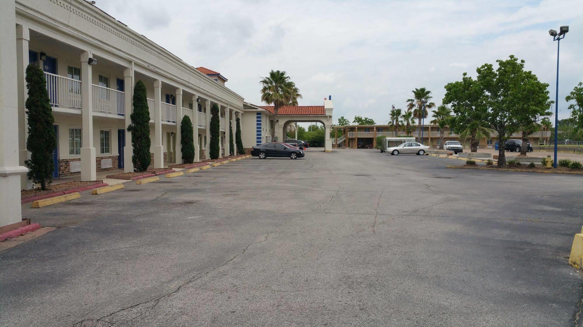 Oyo Hotel Lafayette La I-10 & University Eksteriør billede